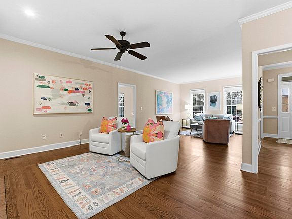 2nd image of 2 Copperfield Ct