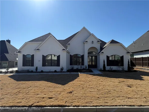 8904 Luxe Mnr, Fort Smith, AR 72916