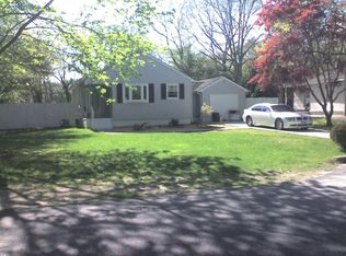 12 Dourland Rd, Medford, NY 11763