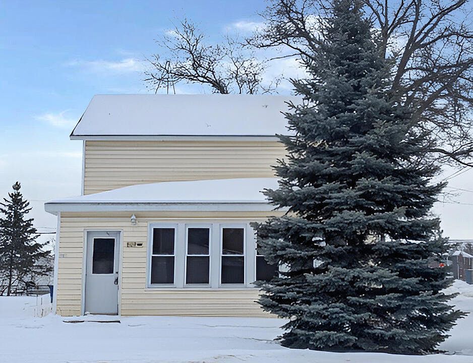 1st image of 809 Maple St