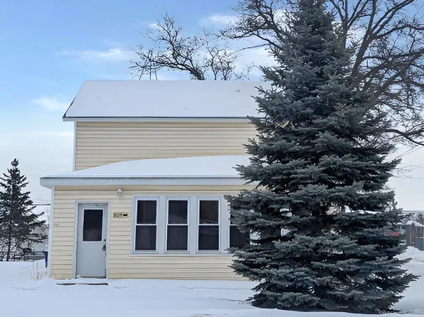 809 Maple St, Grayling, MI 49738