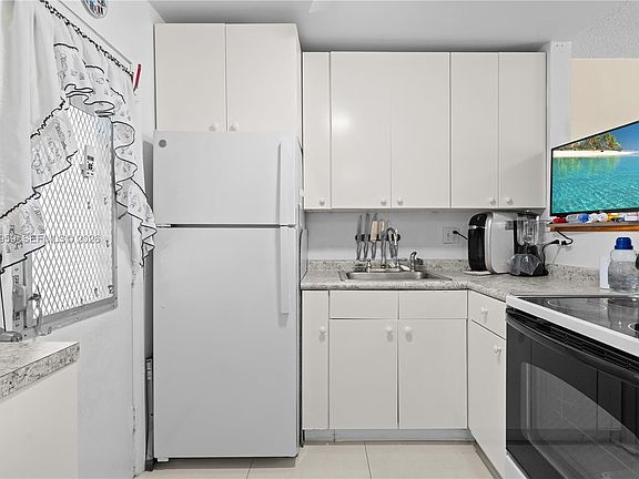 4th image of 2930 Point East Dr APT E407