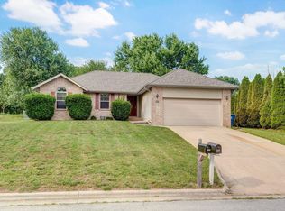 907 W Turnberry Blvd, Ozark, MO 65721