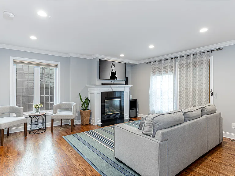 119 Seaside Ave #A — Photo 9
