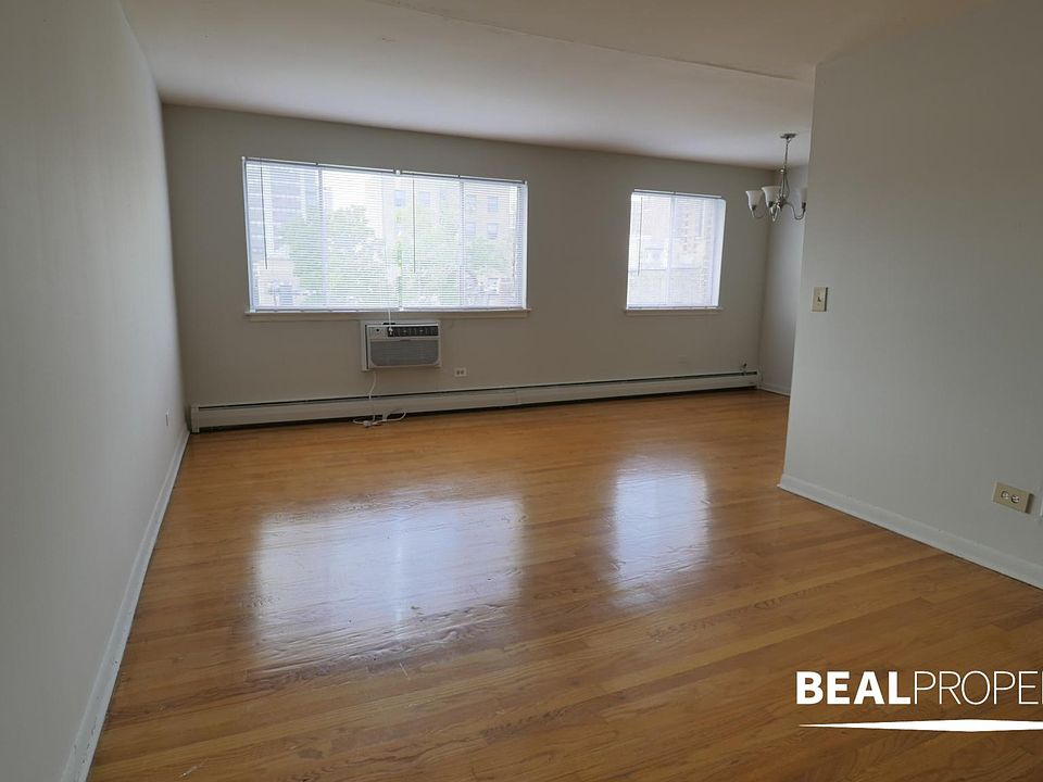 1st image of 510 W Briar Pl APT 306