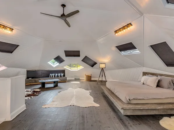 23 Tanglewood Trl, Hampton Bays, NY 11946