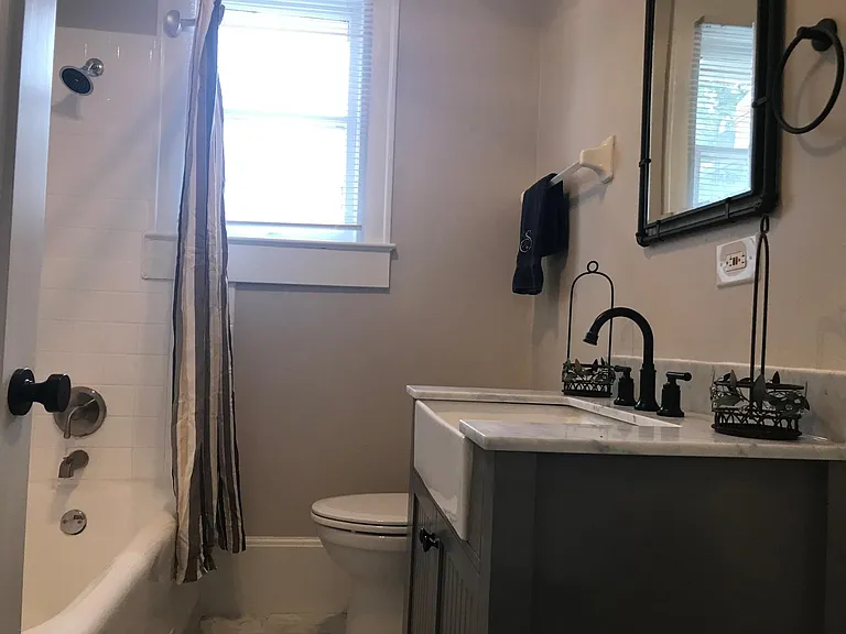 515 E Amelia St — Photo 18