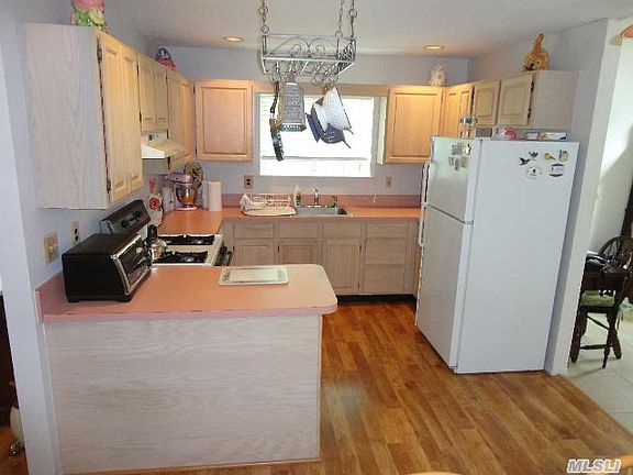 5th image of 1 Evelyn Ct