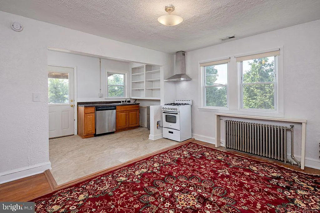 2 bed, 1.0 bath, 800 sqft, $1,375 — Photo 3