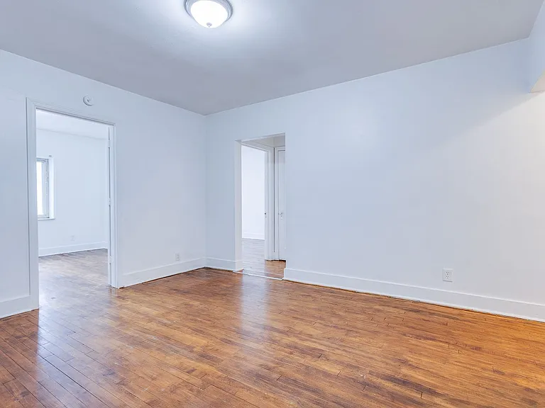 09 - 757 E Warrington — Photo 3