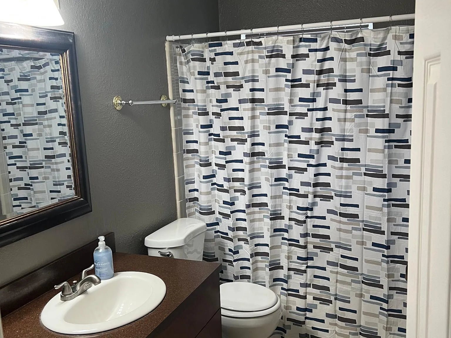 2 bed, 784 sqft, $1,400 — Photo 2