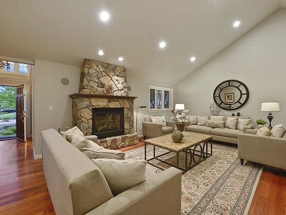 2nd image of 6577 Rolling Oaks Dr