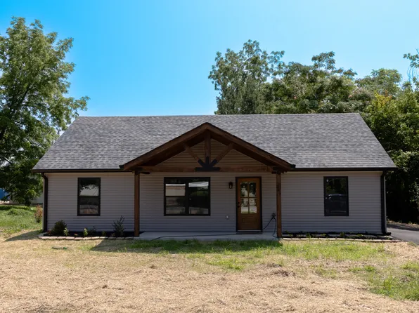 249 N Walnut St, Hohenwald, TN 38462