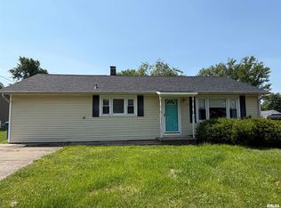 107 Vermont St, Carterville, IL 62918