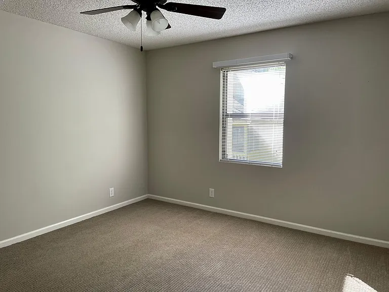 110 Heywood Rd — Photo 17