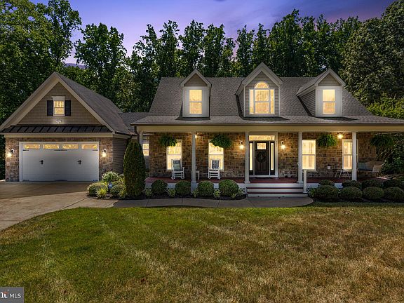 2nd image of 307 Greenwood Dr