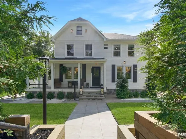 137 Schraalenburg Road, Harrington Park, NJ 07640