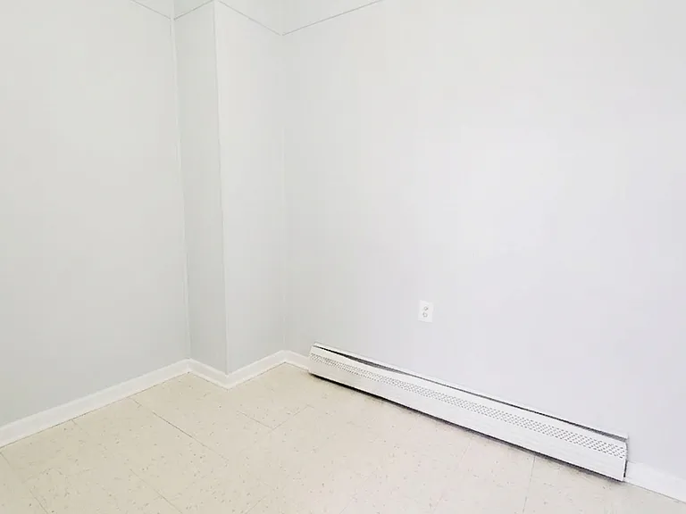 90 Brown Pl #SF — Photo 8