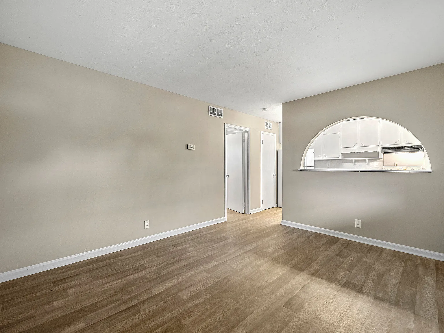 Balfour 296 — Photo 2