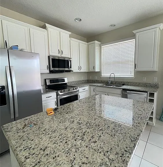 11807 Vermillion Ave — Photo 5