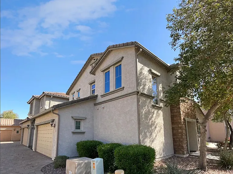 2170 W Scully Dr — Photo 2