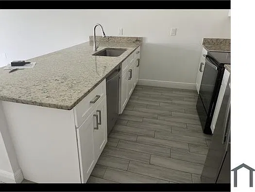 3 bed, 1120 sqft, $2,100 — Photo 4