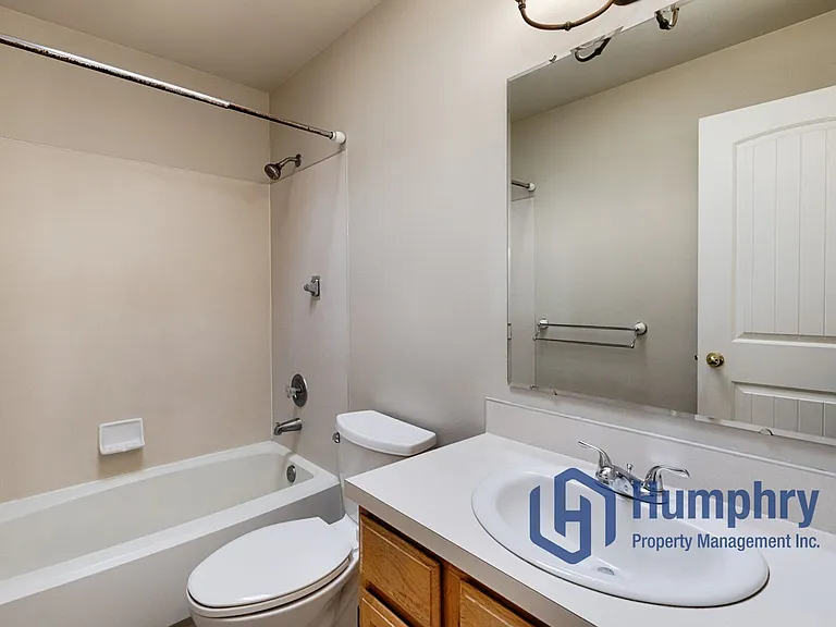 256 W Woodbury Dr — Photo 24