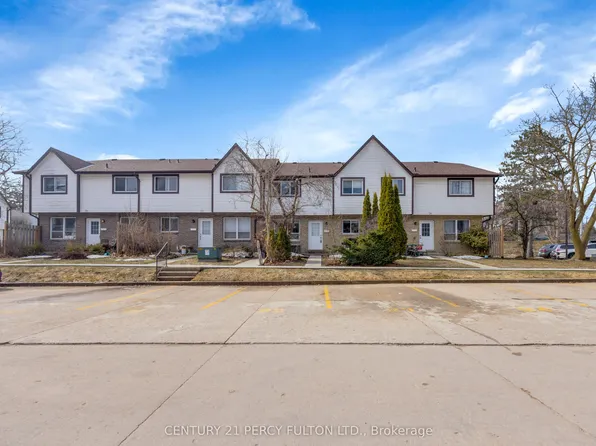 445 Pioneer Dr #23, Kitchener, ON N2P 1L8