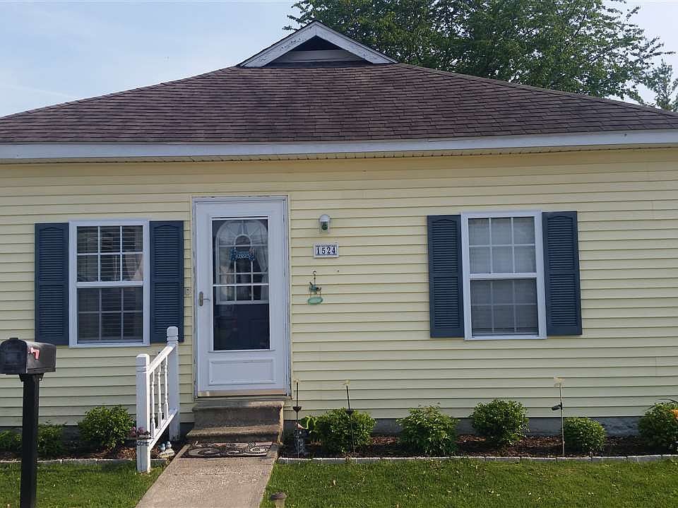 1st image of 1524 2nd St