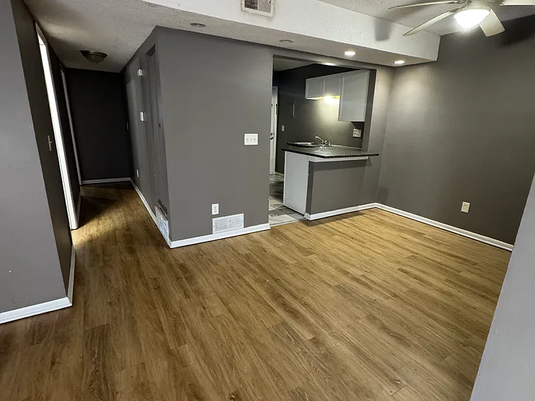 2915 Freeman Ave — Photo 5