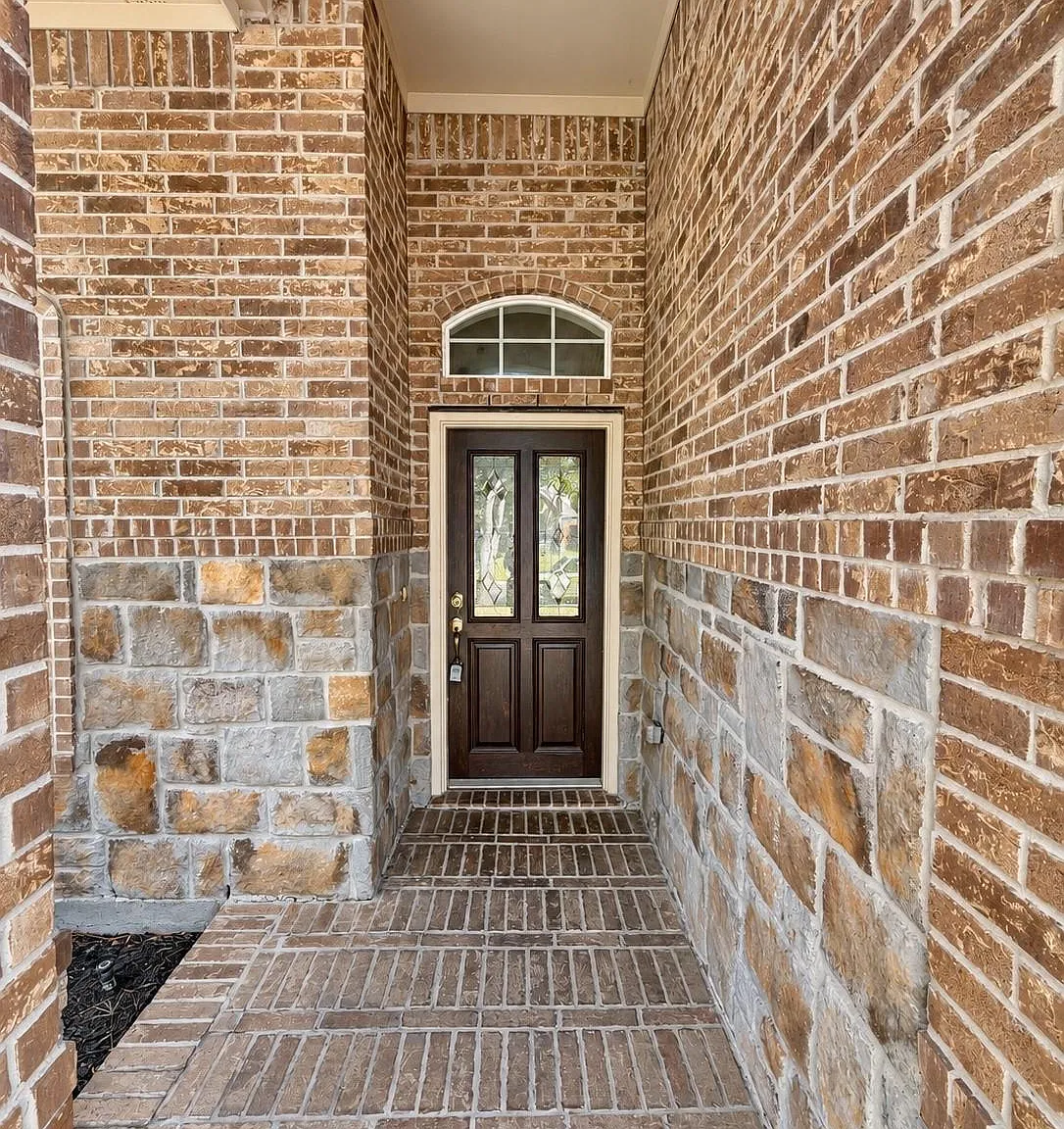 3 bed, 3.0 bath, 1898 sqft, $2,200 — Photo 3