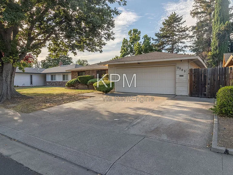 3525 Mill Springs Dr — Photo 3