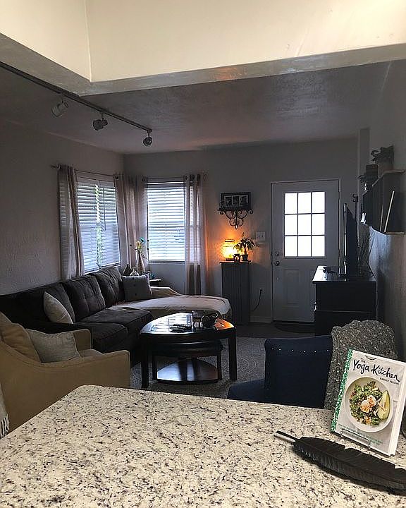 1st image of 205 Oglethorpe Pl