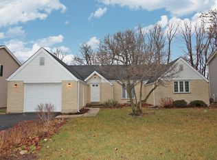 605 Hunters Way, Fox River Grove, IL 60021