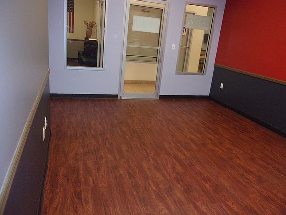 4th image of 3427 Steinway St Ste 1
