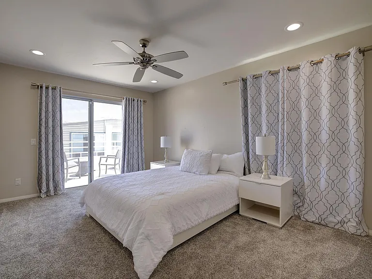 2911 Ocean Front Walk — Photo 19