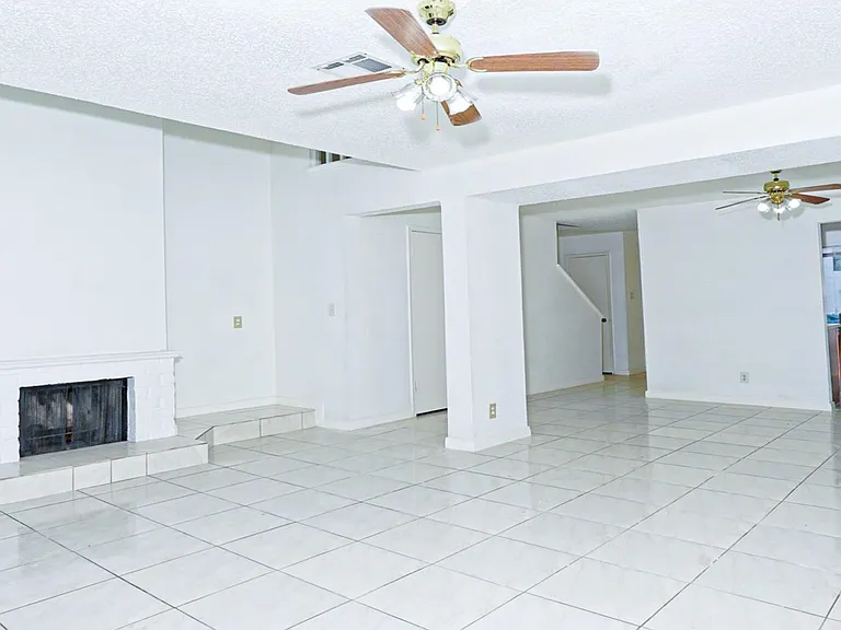 10920 Village Bend Ln #920 — Photo 9
