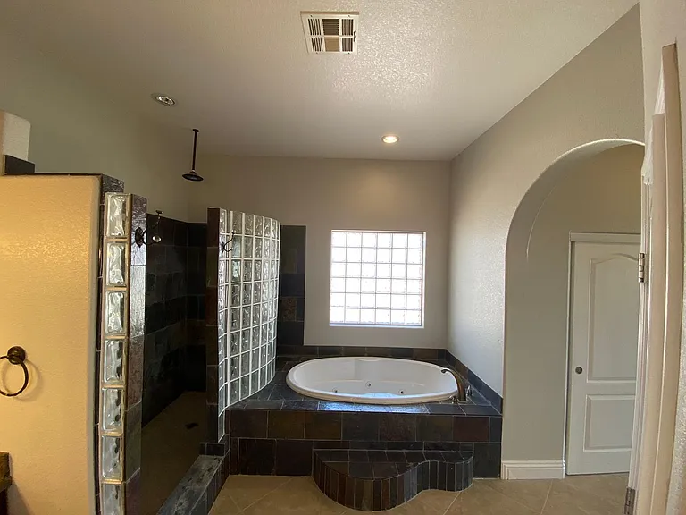 3611 Oakleaf Ave — Photo 35