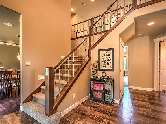 3rd image of 170 Woodland Dr