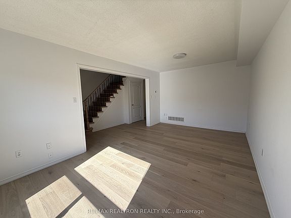 5th image of 663 S Unionville Ave