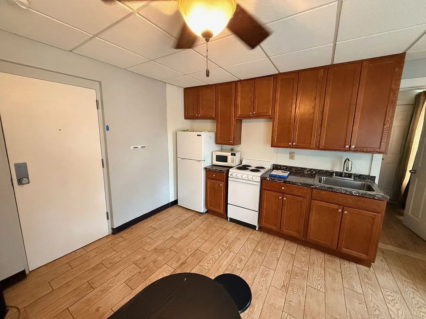 College Avenue, East-212 — Photo 3