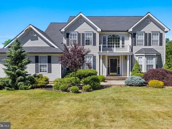 9 Trotter Way, Cream Ridge, NJ 08514