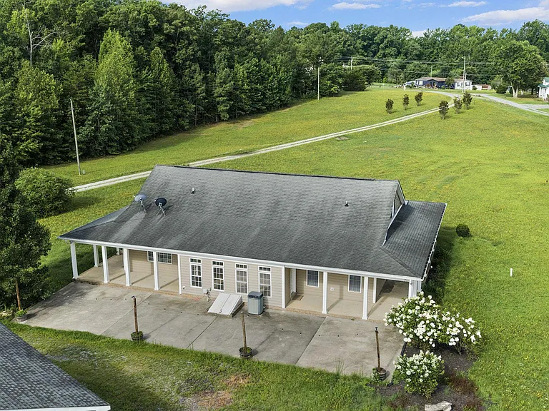 9725 Brock Rd — Photo 42