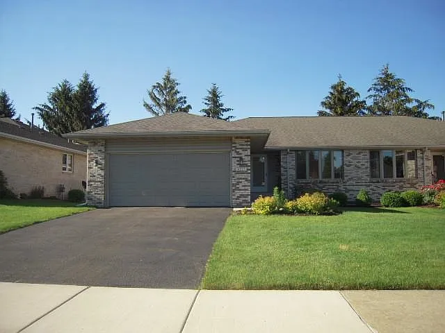 6527 Stonehill Way photo 1