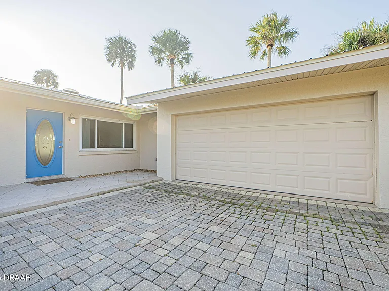 450 Lambert Ave — Photo 40