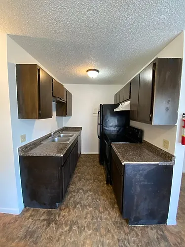 Rosewood Park Apartments DOWN Photo 1