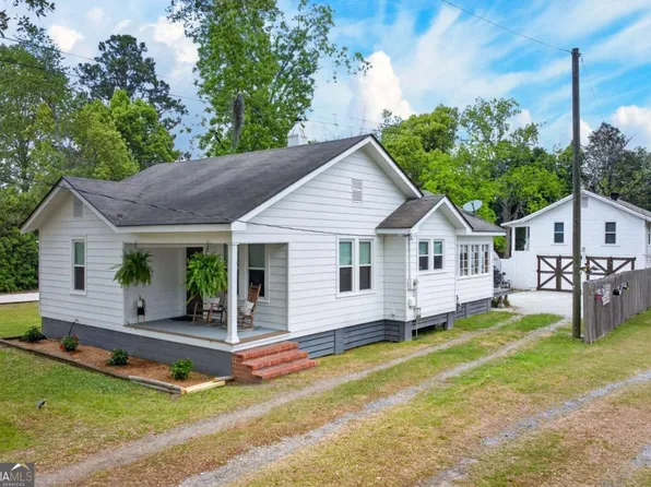 90 Varnedoe Ave, Garden City, GA 31408