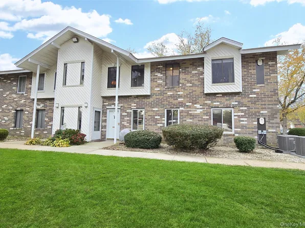 2 El Camino Court #2, Coram, NY 11727