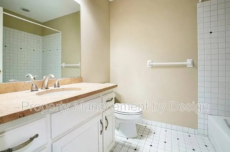 921 Vineland Ct — Photo 20