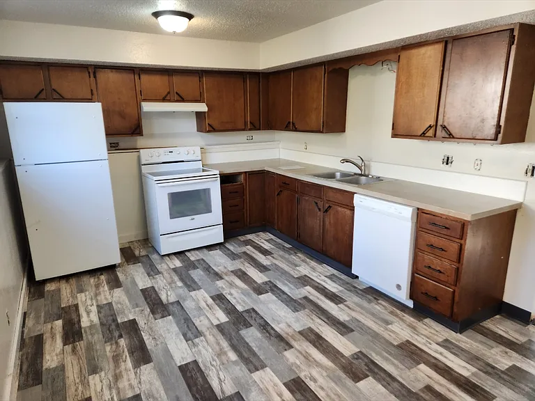 1502 Delta Dr — Photo 11
